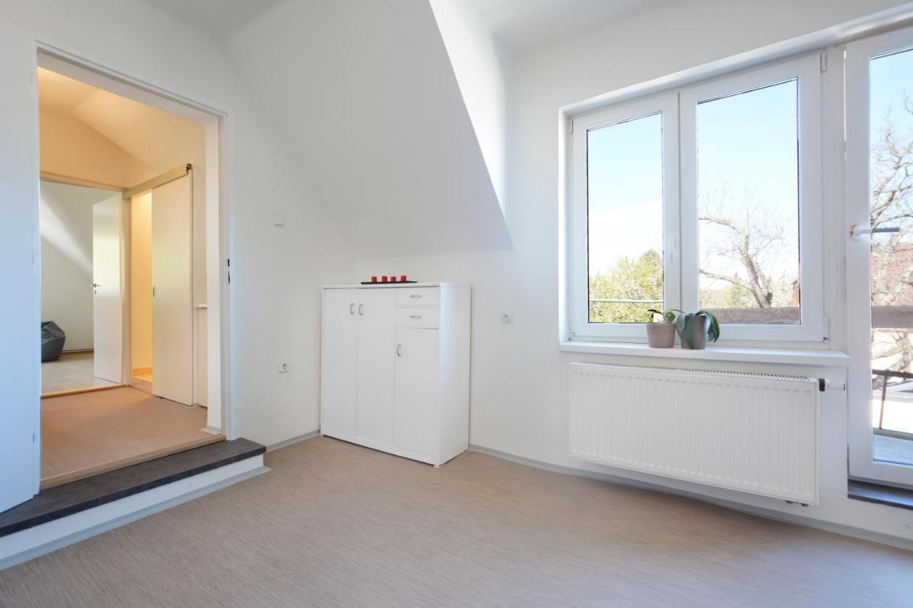 Apartmany Jevany Ngoại thất bức ảnh