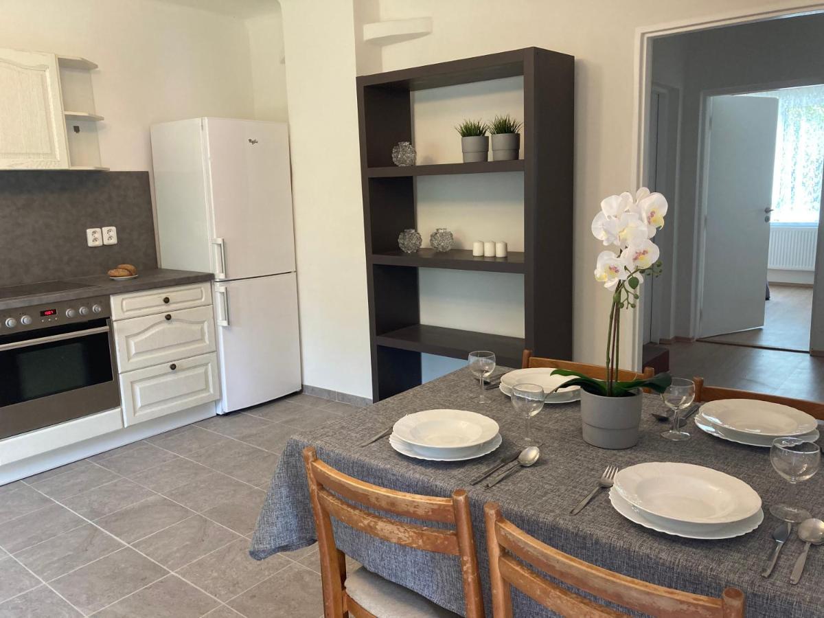 Apartmany Jevany Ngoại thất bức ảnh